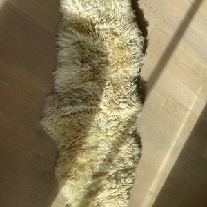 Sheepskin two pelt ivory rug 2×6